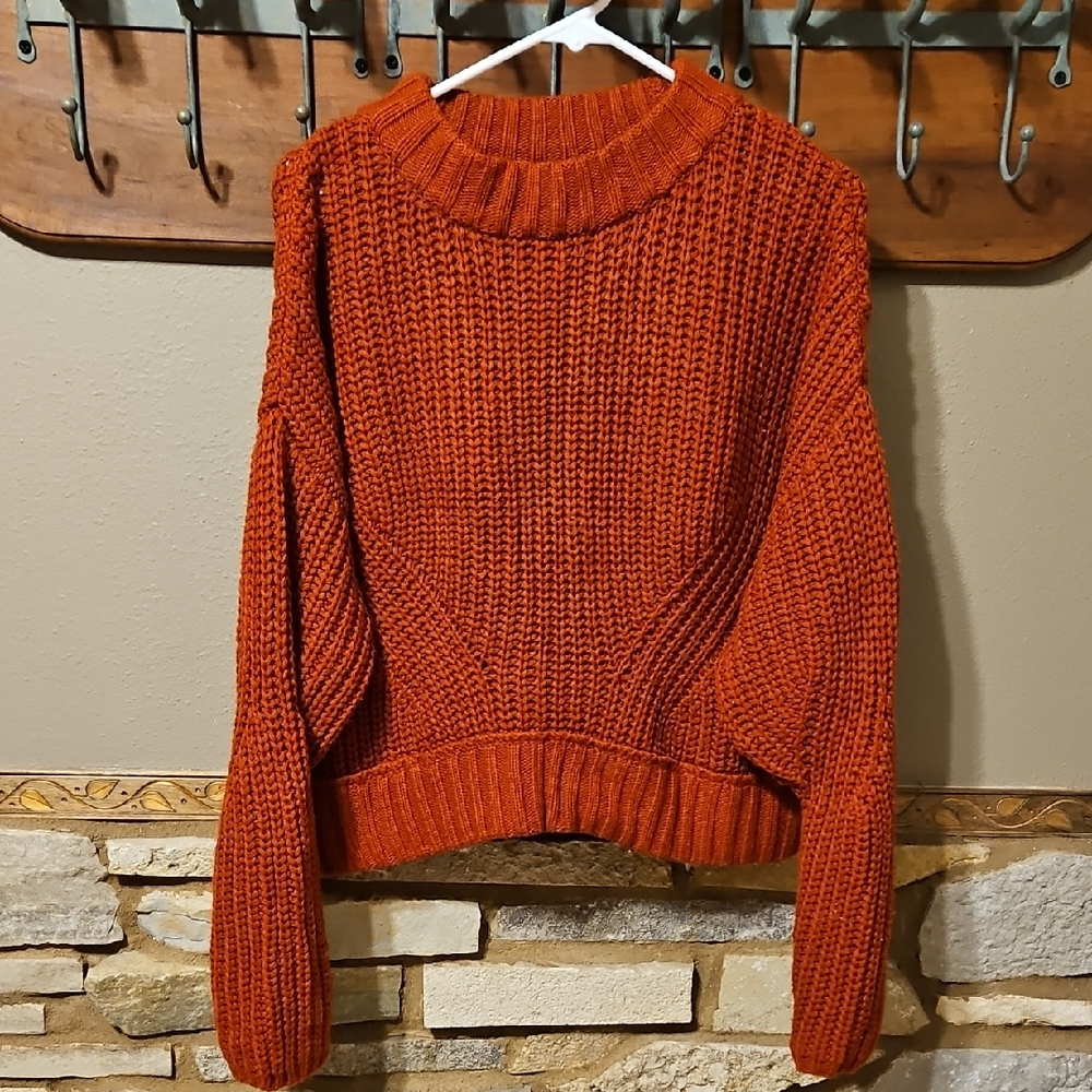 Moon & Madison Rust Boxy Sweater Size Medium